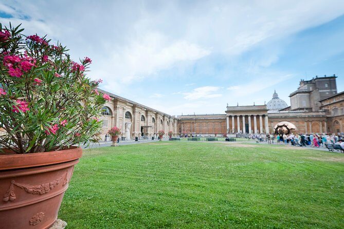 Private Vatican Museums Tour with Sistine Chapel & St. Peter's Basilica - Sistine Chapel etiquette and what you hear before the silence