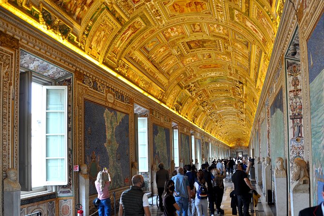 PRIVATE Vatican, Sistine Chapel & St. Peter's Basilica (shortcut) - St. Peter’s Basilica and the included shortcut route