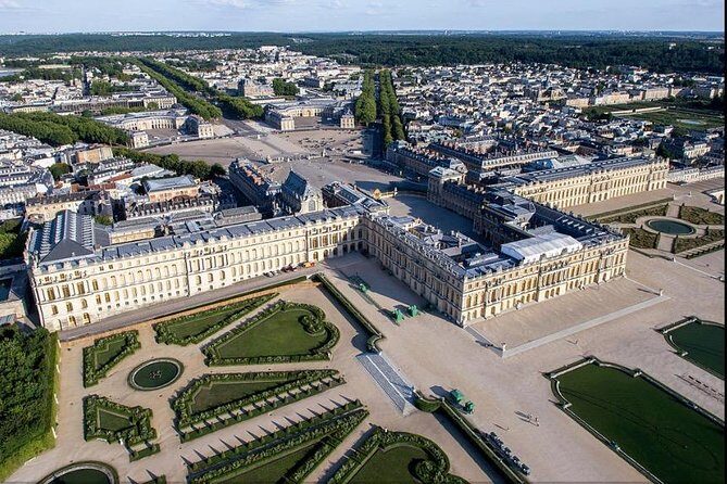 Private Versailles Tour with Guide + Round Trip Transport from Paris - How the 4-hour Versailles schedule really feels from Paris