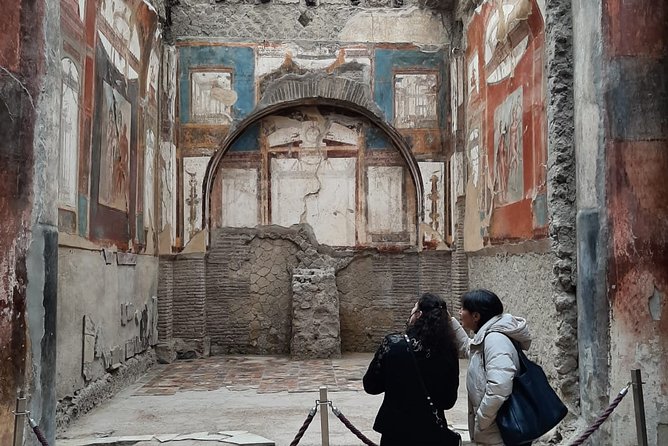 Private Walking Tour through the Historical City of Herculaneum - Casa di Nettuno e Anfitrite: Neptune and Amphitrite in Mosaic Form