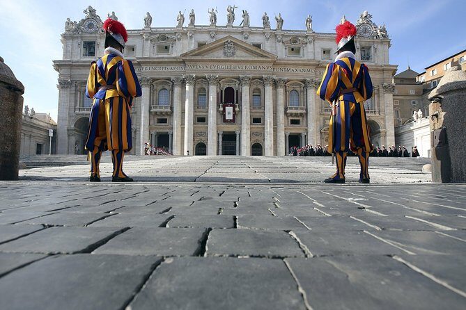 Reserved Papal Audience Ticket with Assistance On Site - Timing games: When the Pope speaks and when you should be in place