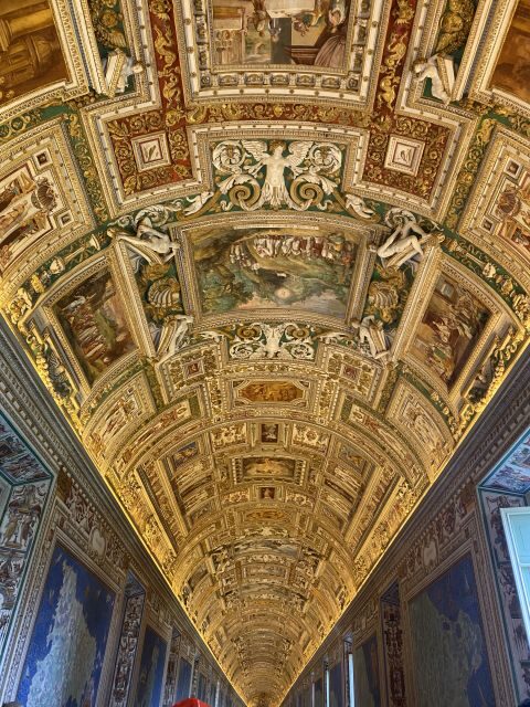 Roma Museo Vaticano y Capilla Sixtina Tour guiado - Skip-the-line value at the Vatican Museums starting point