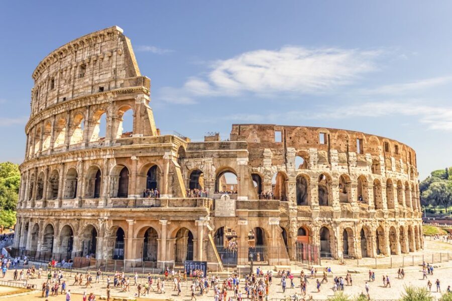 Rome: Colosseum and Roman Forum Small Group Tour in German - Meeting point at Ludus Magnus: how to find your guide fast