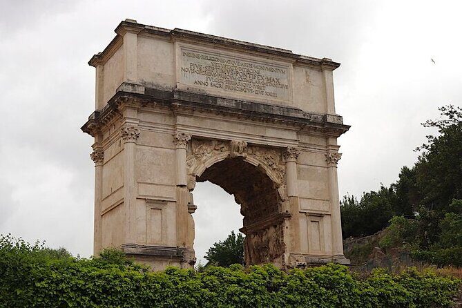 Rome: Colosseum Arena Floor Tour with Roman Forum & Palatine Hill - What to expect from your guide: clarity, personality, and pacing