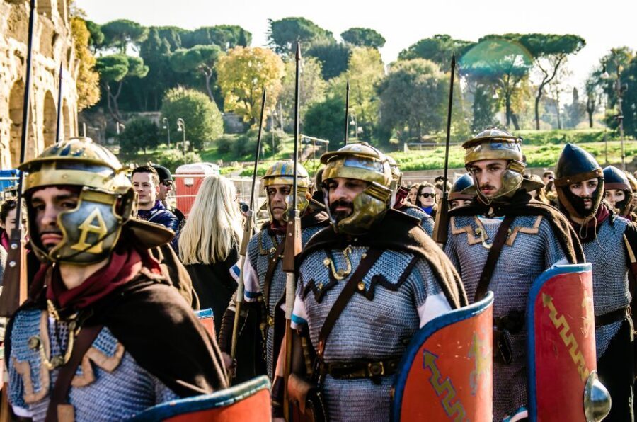 Rome: Colosseum Arena Private 1.5 hour Tour - Stop 1: Arch of Constantine orientation before you enter