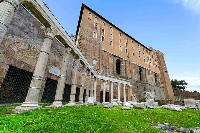 Rome: Colosseum, Forum, and Palatine Hill 3 hr Tour - Palatine Hill Views: Piazza Venezia to the Colosseum