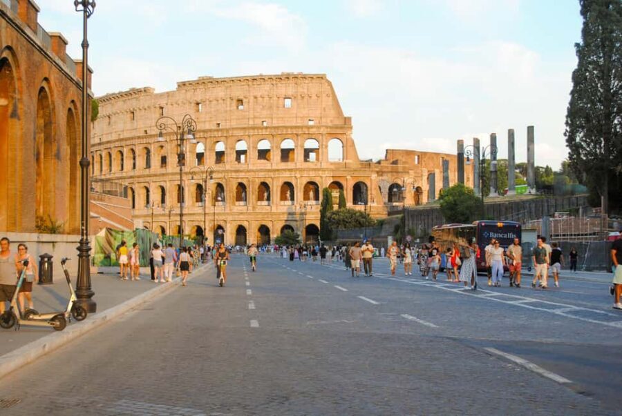 Rome: Colosseum, Forum & Palatine Hosted Entry Experience - Roman Forum: your walking guide to Rome’s political heartbeat