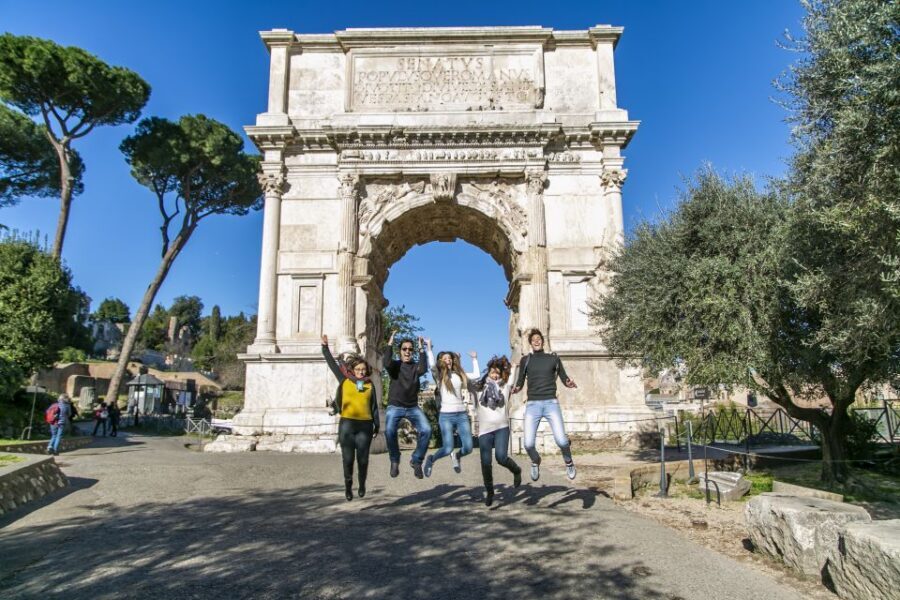 Rome: Colosseum, Roman Forum and Palatine Hill Tour for Kids - Why the scavenger hunt and quizzes feel kid-smart, not gimmicky