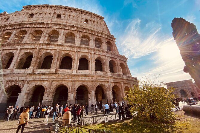Rome: Colosseum, Roman Forum & Palatine Hill Guided Tour - Entering the Colosseum with reserved access (and a real guide story)