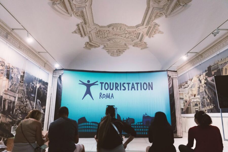 Rome: Colosseum, Roman Forum, Palatine with Multimedia Video - The included English walking tour: Navona, Pantheon, and Trevi