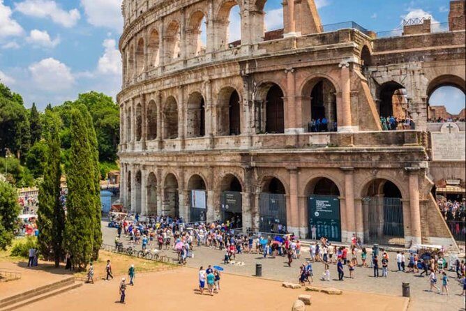 Rome: Colosseum, Roman Forum & Trajan's Market Exterior Tour - Quick hits