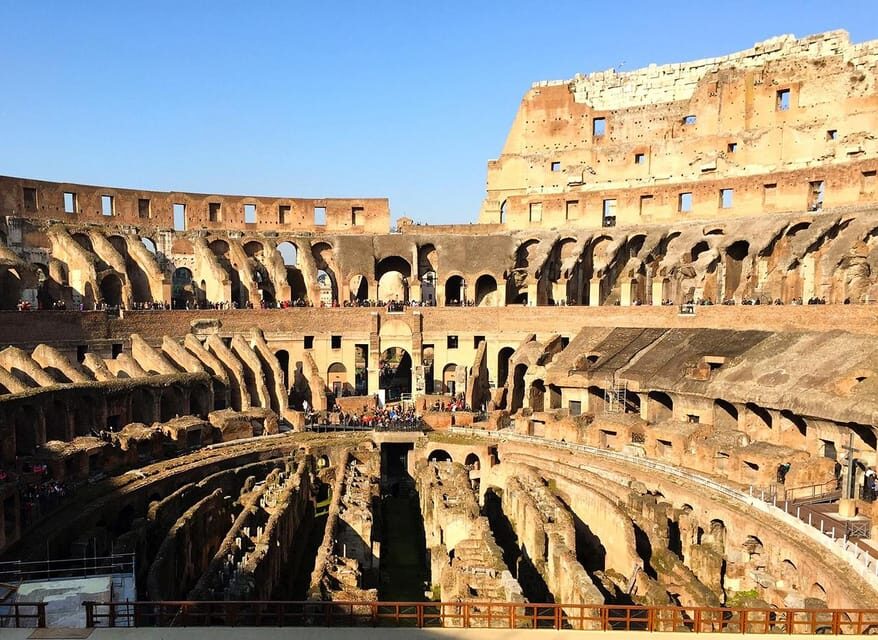Rome: Golden Hour Expereince at the Colosseum with a Guide - The meeting point: avoid the awkward corner-finding game