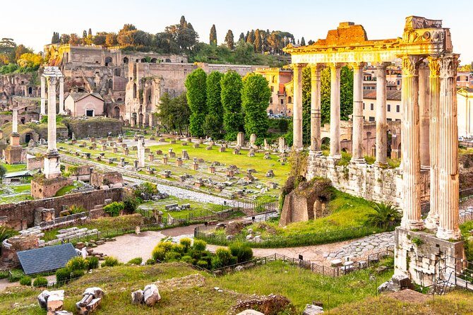 Rome in 2 Days Colosseum, Vatican and Appian Way Catacombs Tours - Catacombs of Saint Callixtus: Underground Art, Names, and Echoes