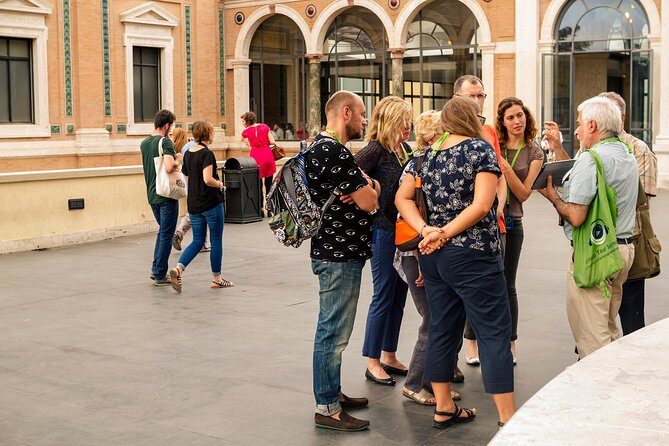Rome in a Day Tour with Vatican, Colosseum and Historic Center - Trevi Fountain and Piazza Venezia: Rome on Film, Rome in Real Life