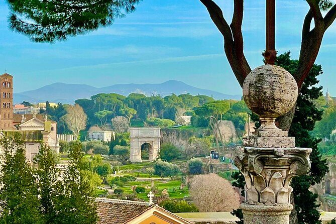 Rome Palatine Hill, Roman Forum, Colosseum Panoramic Views Tour - Palatine Hill: palace ground on Rome’s oldest power stage