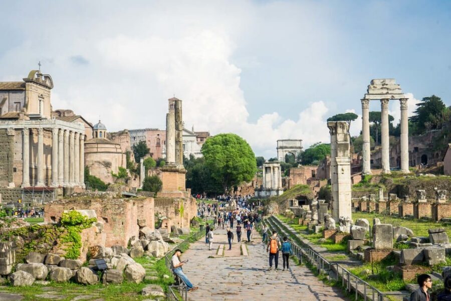 Rome: Private Colosseum Experience and Ancient Ruins Tour - Photos, photo stops, and the “best angles” reality