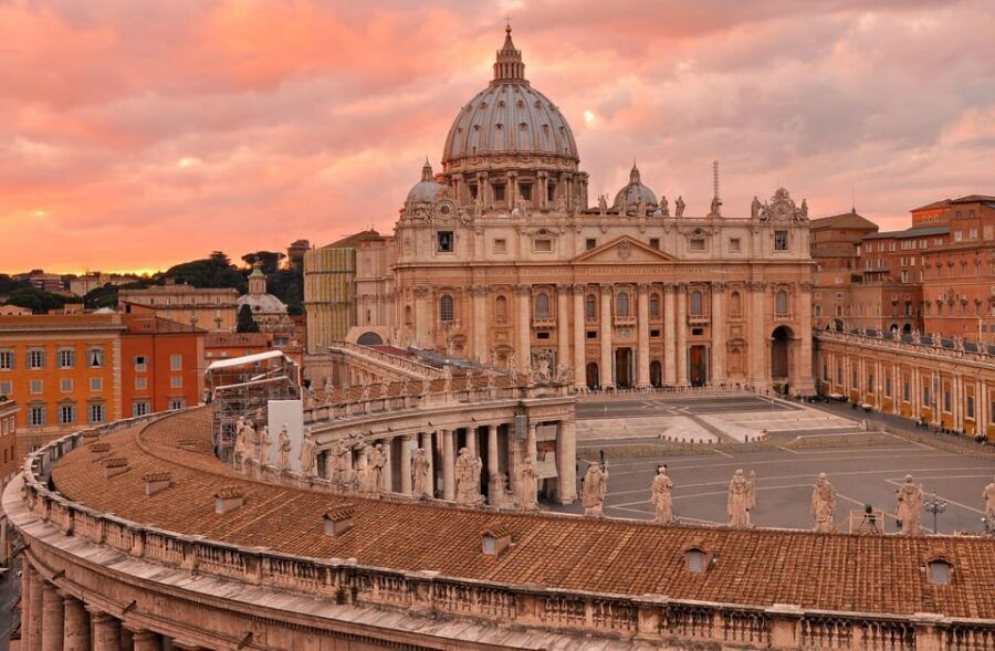 Rome: Private Vatican Museums and Sistine Chapel Tour - What You’ll See in 2.5 Hours: Maps, Raphael Rooms, and the Sistine Chapel