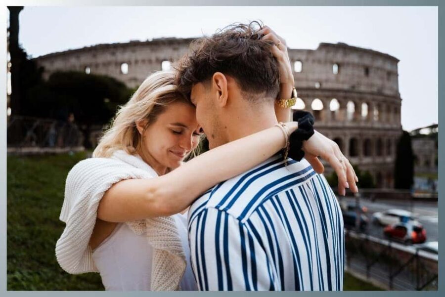 Rome: Romantic Couple Photoshoot Experience at the Colosseum - Oppio Caffè start: how the session runs hour to hour