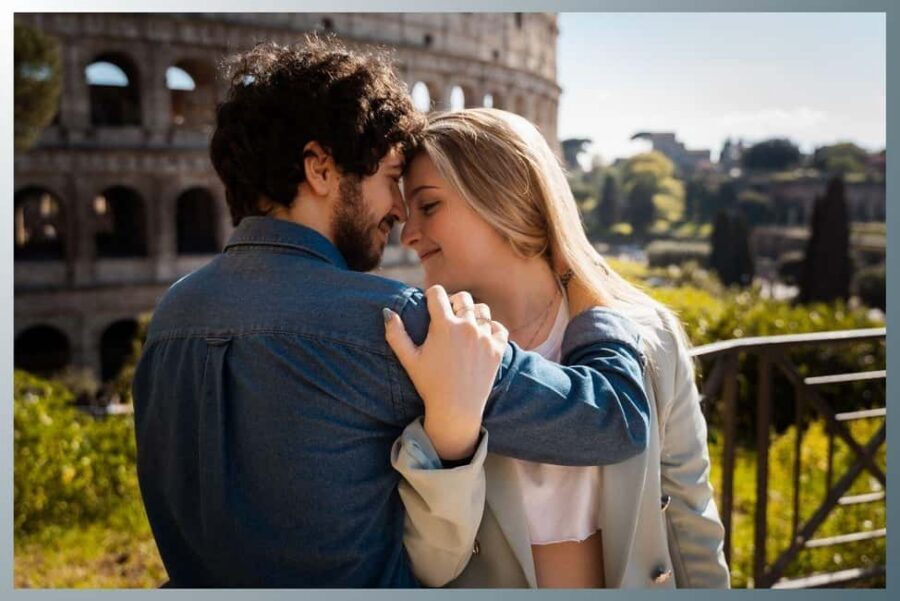 Rome: Romantic Couple Photoshoot Experience at the Colosseum - The photographer’s direction: turning awkward moments into real couple shots