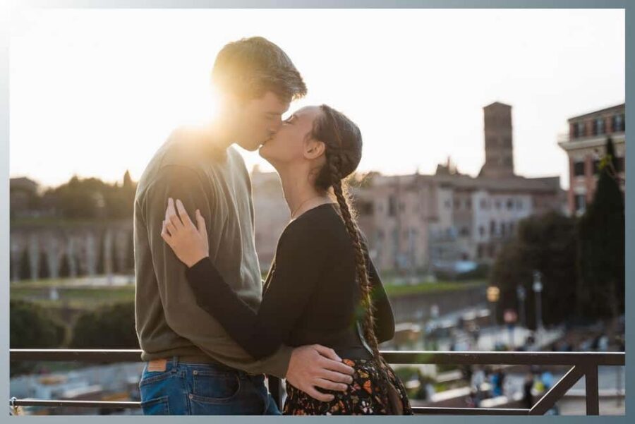 Rome: Romantic Couple Photoshoot Experience at the Colosseum - Editing, delivery, and choosing your favorites (the part you’ll actually appreciate later)