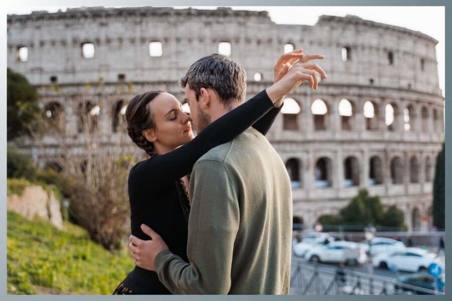 Rome: Romantic Couple Photoshoot Experience at the Colosseum - Price and value: is $32 per person a smart deal in Rome?