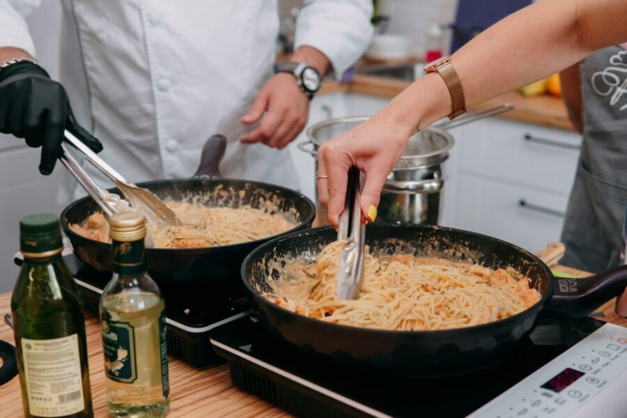 Rome: The Vatican Market Experience Tasting and Class - Why Mercato Trionfale feels different from a normal tour