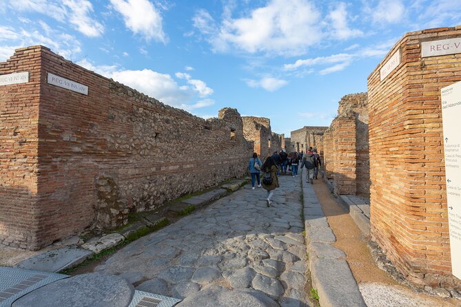 Rome to Pompeii, Sorrento & Capri: 2-Day South Italy Tour - Why this Rome-to-South Italy format works in two days