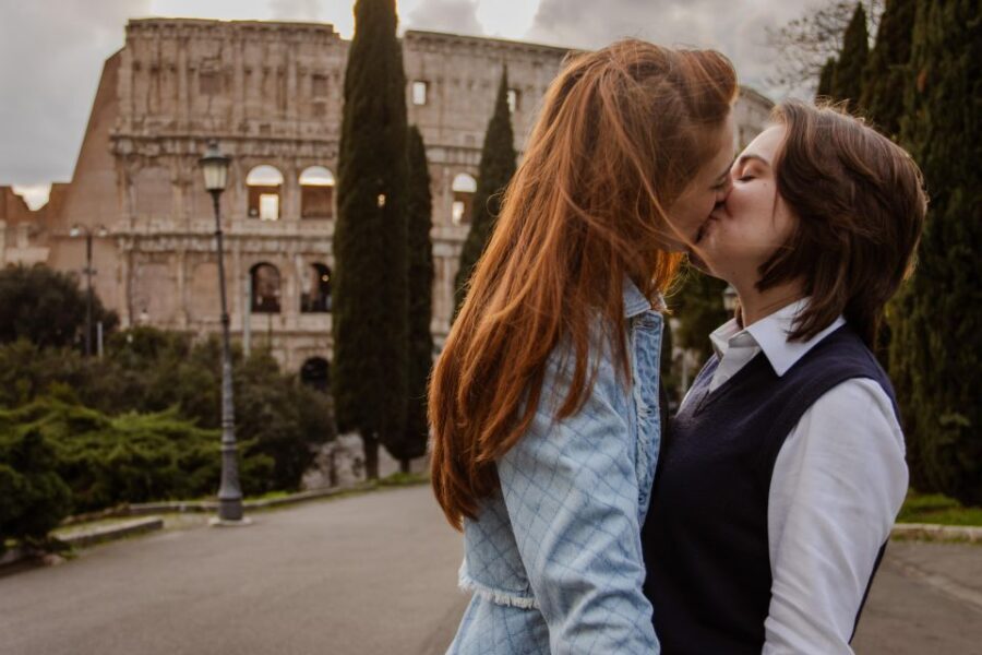 Rome: Unforgettable Photoshoot Experience in Colosseum - Professional Editing and Delivery in 5 Days