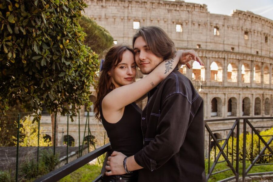 Rome: Unforgettable Photoshoot Experience in Colosseum - Languages and Comfort: Private Group, Real Human Guidance