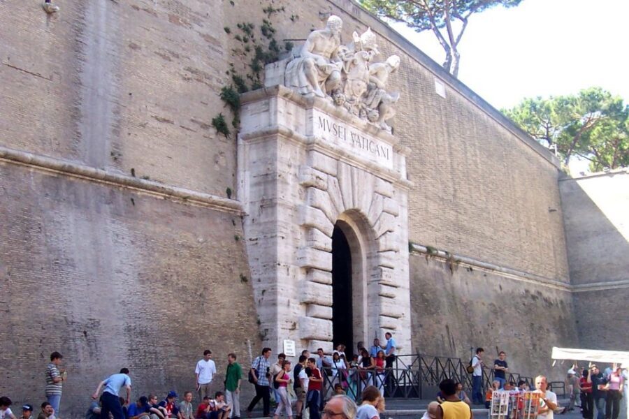 Rome: Vatican Museums and Sistine Chapel Small Group Tour - St. Peter’s Basilica: the fast entrance that doesn’t rush your exploring