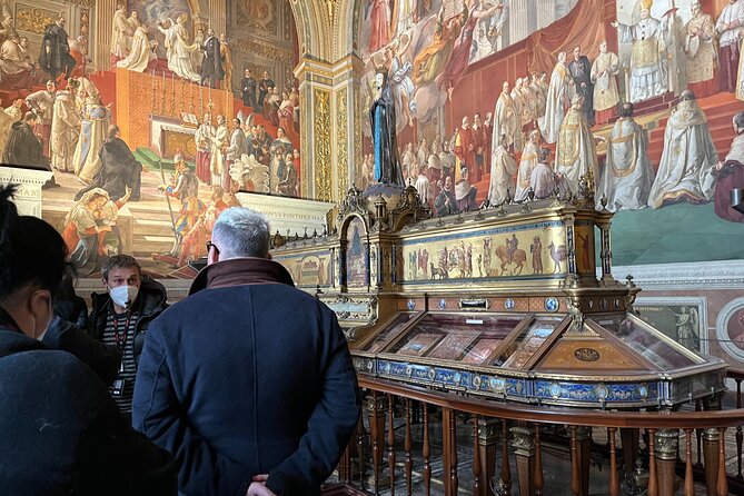 Rome: Vatican Museums, Sistine Chapel Tour and Opt Basilica Entry - Sistine Chapel: what to focus on in those short minutes