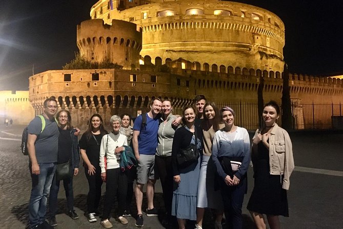 Rome: Vatican Night Tour - St. Peter’s Square: the finish point that rewards patience