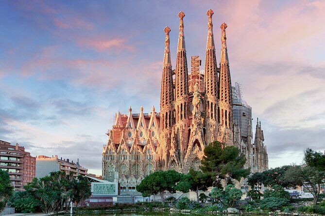 Sagrada Familia Closing Time Tour with Rooftop Views - Dress Code and Photo Prep: The Two Things That Can Make or Break Your Visit
