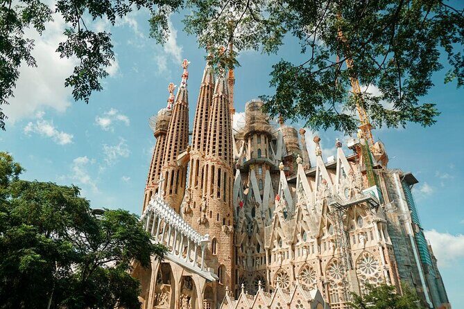 Sagrada Familia Fast Track Guided Tour with Towers Access - Key Highlights You’ll Actually Notice