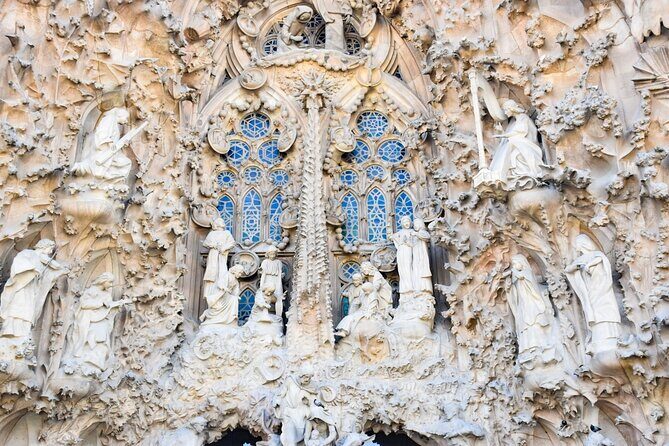 Sagrada Familia Fast Track Guided Tour with Towers Access - Who This Tour Suits Best (And Who Should Skip It)