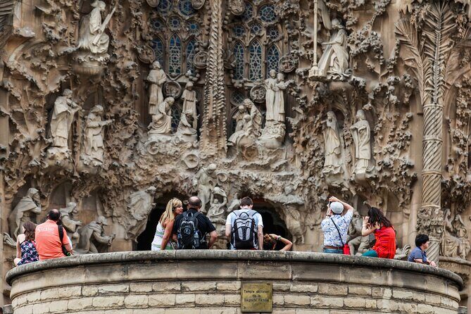 Sagrada Familia Guided Tour with Skip The Line Access - What You Don’t Get: Towers Access Is Not Included