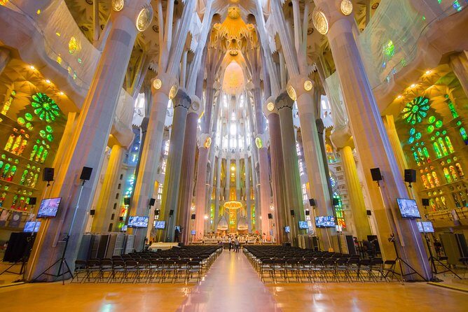Sagrada Familia Private Tour in Barcelona - Exterior Highlights: Facades, Symbols, and the Story Outside