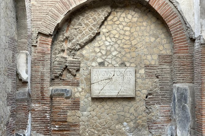 Secret Herculaneum: The Hidden Treasure of Ancient Roman Civilization - Casa di Nettuno e Anfitrite: mosaics with a sea theme