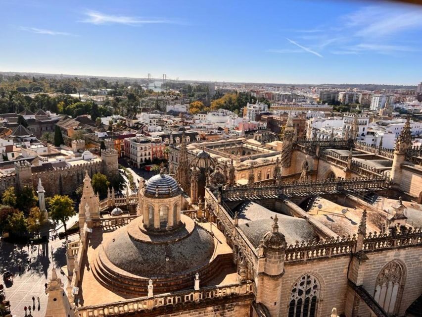 Sevilla: Alcazar and Cathedral Private Tour - Alcázar of Sevilla: Islamic-Christian fusion that feels personal