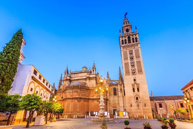 Sevilla: Guided tour to the Alcazar + Cathedral and Giralda - Two UNESCO-grade stops with skip-the-line value