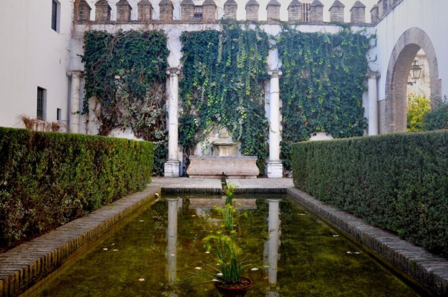 Seville: Alcazar & Cathedral Skip-the-Line Guided Tour - Language options and how to handle the audio gear