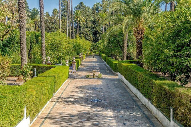 Seville Cathedral, Alcazar, and Jewish Quarter Skip-the-Line Combo Tour - Seville Cathedral: Getting More Out of the World’s Most Visited Church