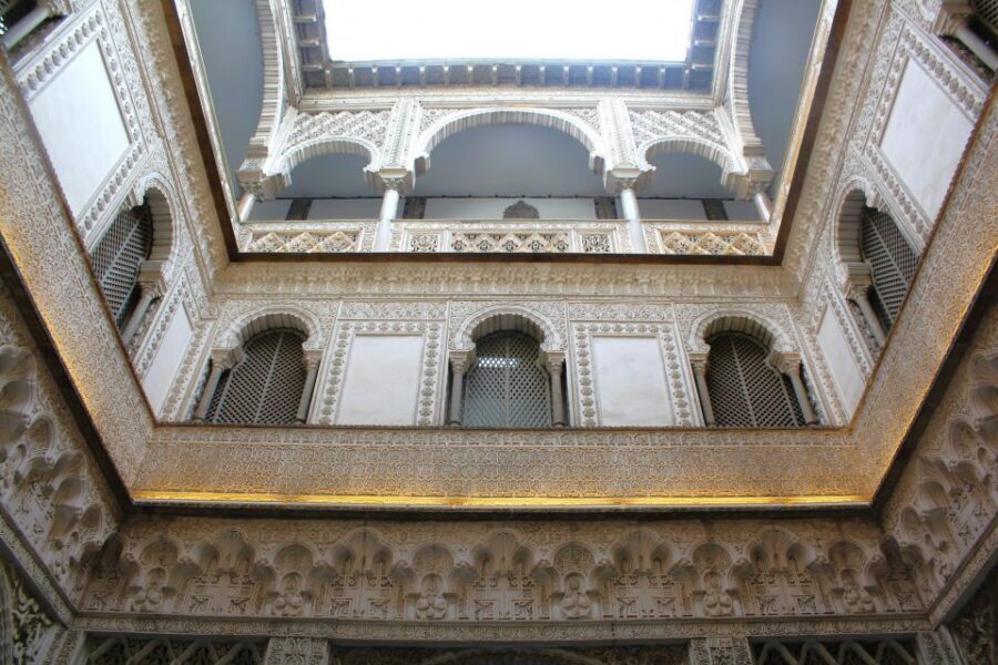 Seville: Royal Alcazar, Cathedral and Giralda Tower Tour - Art and Icons That Make the Time Feel Worth It
