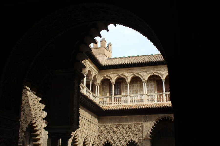 Seville: Royal Alcazar, Cathedral and Giralda Tower Tour - Group Size, Pacing, and Why Headsets Matter in Big Stone Places
