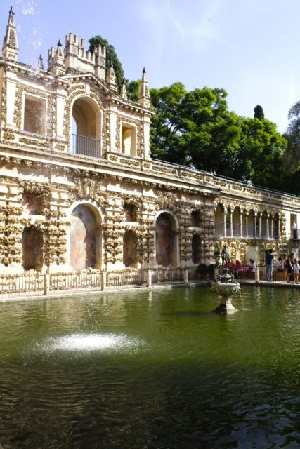 Seville: Royal Alcazar of Seville Tour - Tiles, domes, and fountains: turning sights into a story