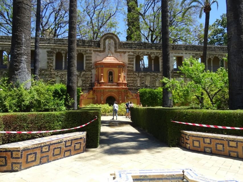 Seville: Small-Group Alcázar Guided Tour & Entry Ticket - House of Trade and the Admiral’s Room: Seville’s world power story