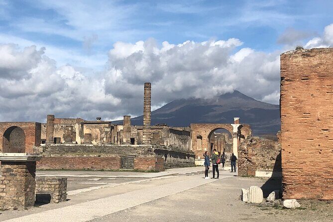 Shore Excursion Pompeii Sorrento & Positano from Naples - Pompeii Archaeological Park: use the guide for faster meaning