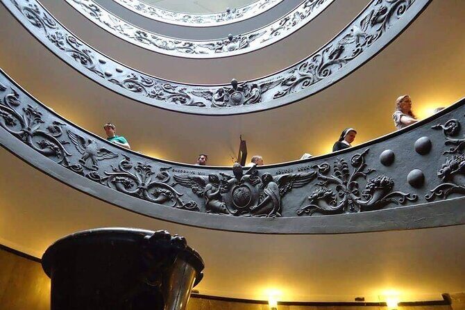 Sistine Chapel and Vatican Museum Guided Tour - The guide factor: why English narration and group management can make or break it