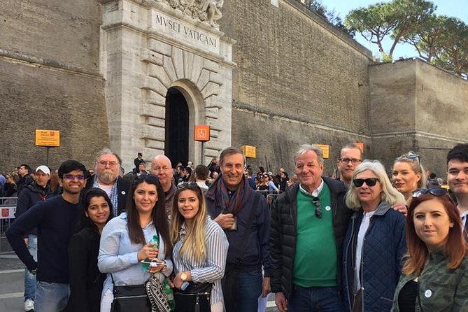 Sistine Chapel Morning Tour with Vatican Museums Galleries & Raphael Rooms - Meeting Point and Dress Code: The Two Things That Can Slow You Down