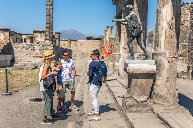 Skip the Line Pompeii Guided Tour from Sorrento - Foro de Pompeya and the pulse of daily public life